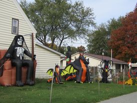 Halloween displays 2019