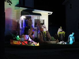 Halloween displays 2019