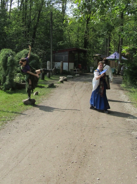 cast211002.jpg