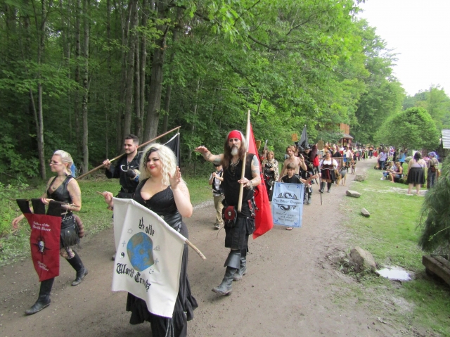 parade211007.jpg