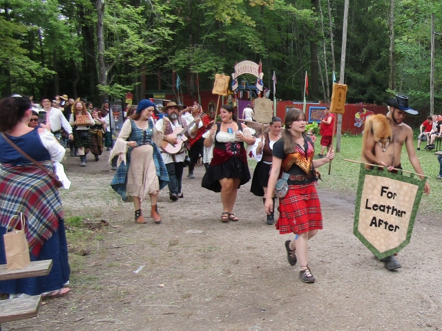 parade211010.jpg