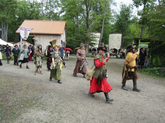 parade251418.jpg