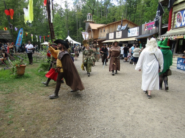 parade251419.jpg