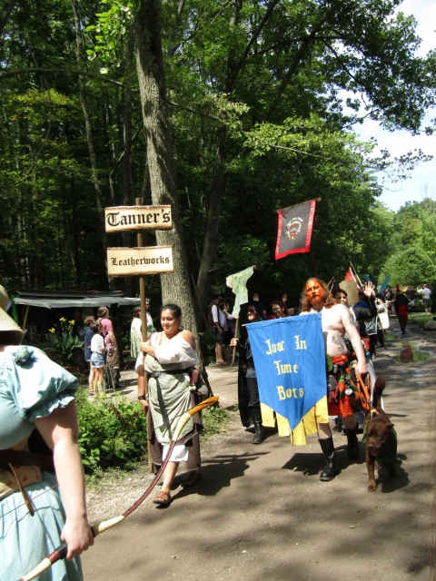 parade211106.jpg