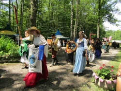parade190403.jpg