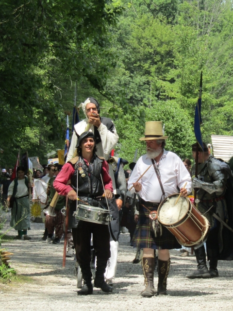 parade190701.jpg