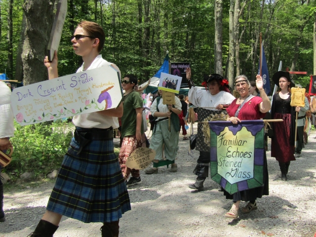 parade190702.jpg