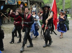 parade191106.jpg