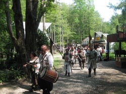 parade181102.jpg