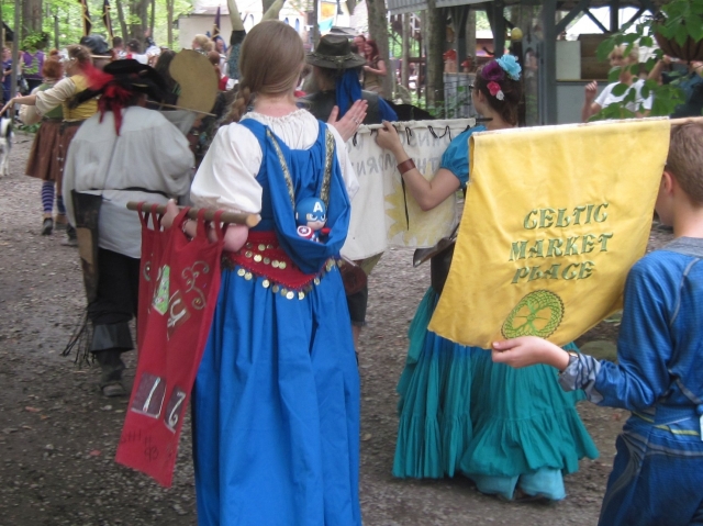 parade181208.jpg