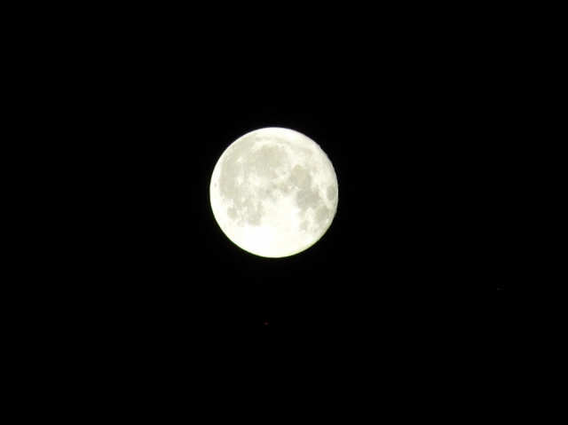 f13moon1.jpg