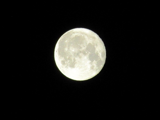 f13moon4.jpg