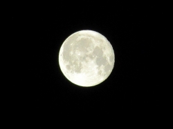 f13moon4.jpg