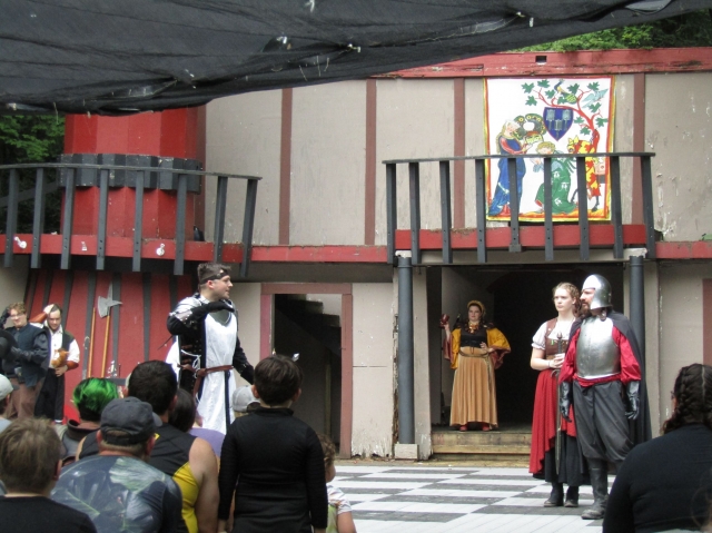 cast230402.jpg