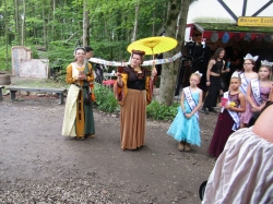 cast230802.jpg