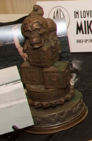 statue