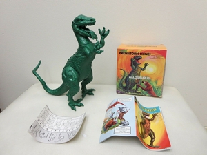 Aurora Allosaurus model kit contents